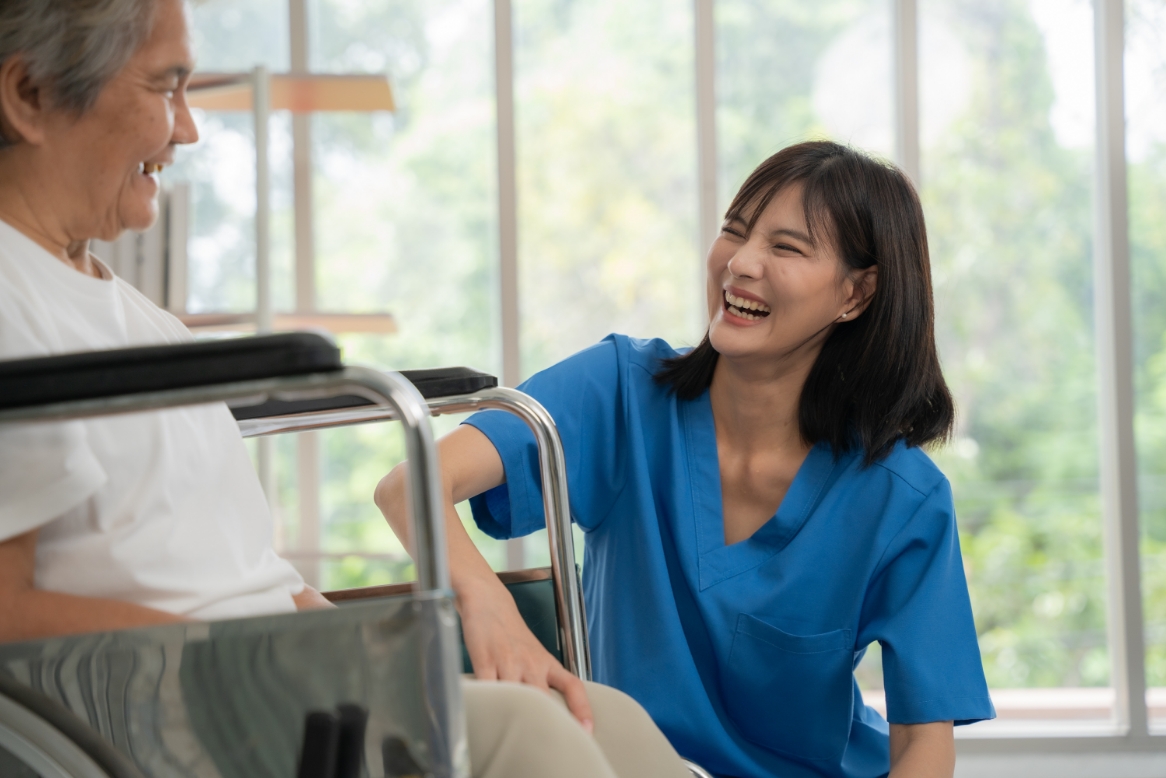 介護の仕事に誠実に対応できる人材を、迅速かつ柔軟にご紹介いたします。